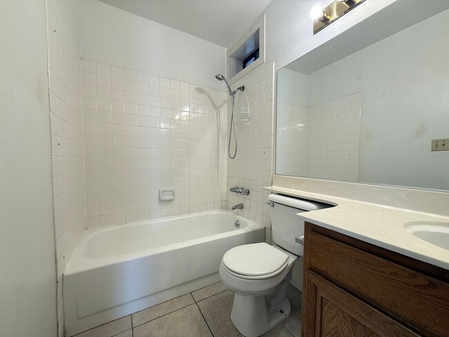 Building Photo - 6725 Trammel Ct