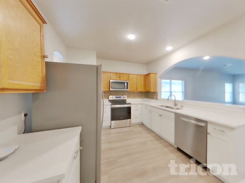 Building Photo - 11602 Morgan's Point St