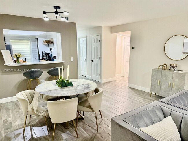 Building Photo - 300 Promenade Dr