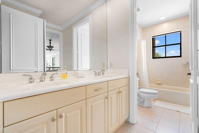 Building Photo - 11695 Sunrise View Ln