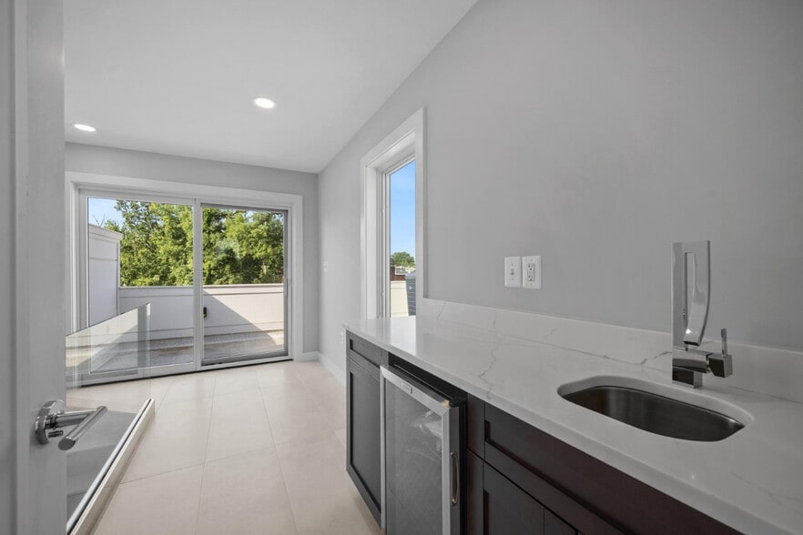 Building Photo - 424 Missouri Ave NW