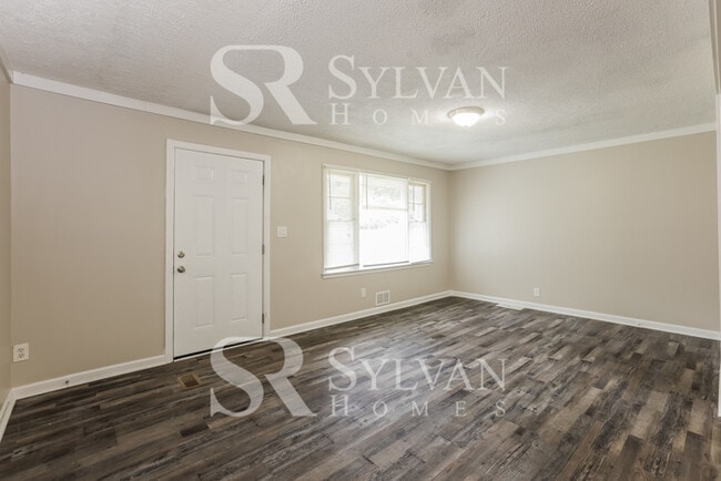Building Photo - 6111 Thunderwood Rd