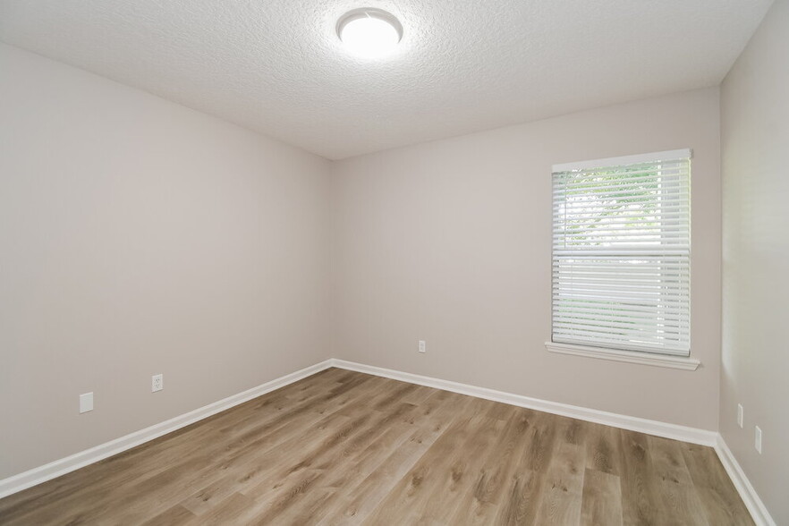 Building Photo - 96017 Waterway Ct