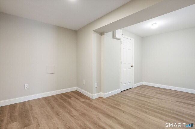 Building Photo - 51 Brittania Dr