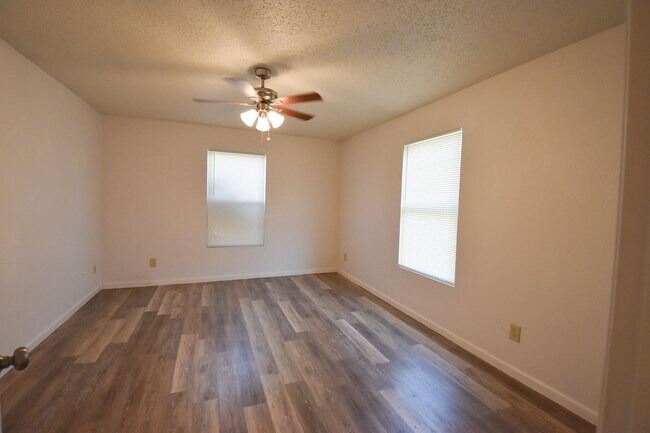 Building Photo - 551 Runnymede Ct