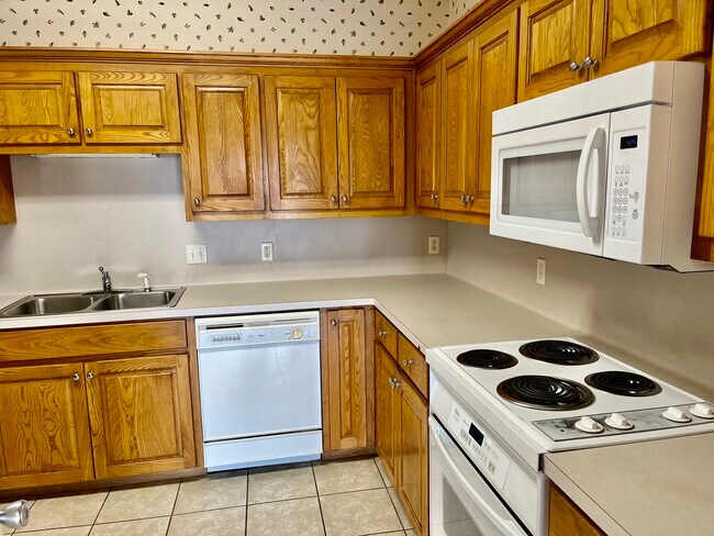 Building Photo - 26 Wellington Dr