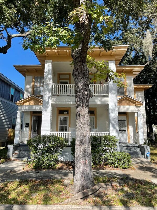 Building Photo - 806 E 31st St