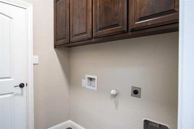Building Photo - 301 Oar Wood Dr
