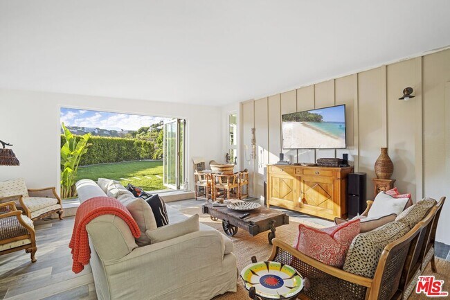 Building Photo - 6363 Zumirez Dr