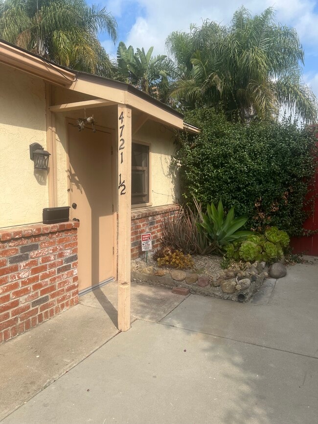 Building Photo - 4721 Pomona Ave