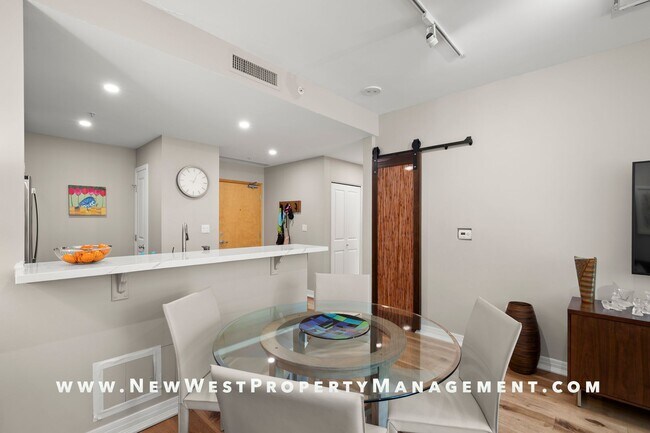 Building Photo - Super Spacious Cortez Hill 2-Bedroom at Discovery! Small Pet Ok!