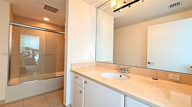 Building Photo - 19400 Turnberry Way