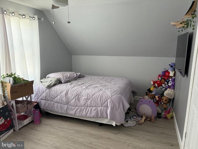 Building Photo - 27 Middleton Ln