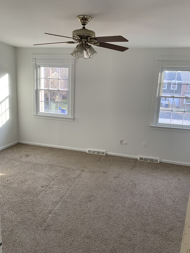 Building Photo - 135 Old Forge Dr