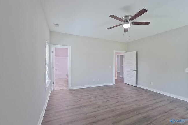 Building Photo - 344 White Oak Cir