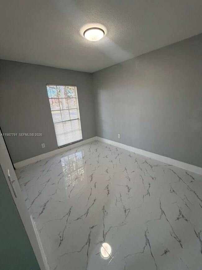 Building Photo - 4030 School Cir