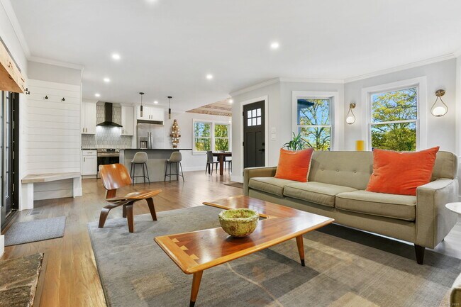 Building Photo - 58 Big Trail