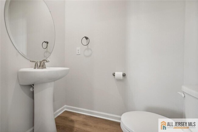 Building Photo - 25 Elliot Ln