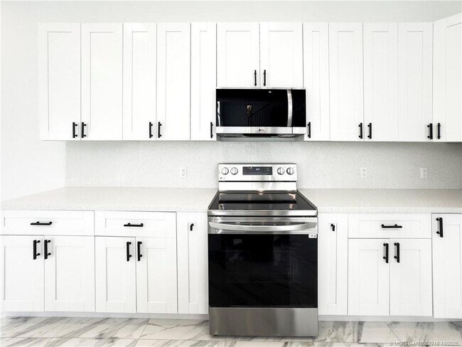 Building Photo - 149 Southeast Cor. Arno