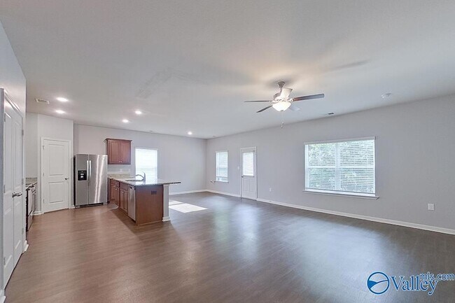 Building Photo - 1044 Pilgrim Ln