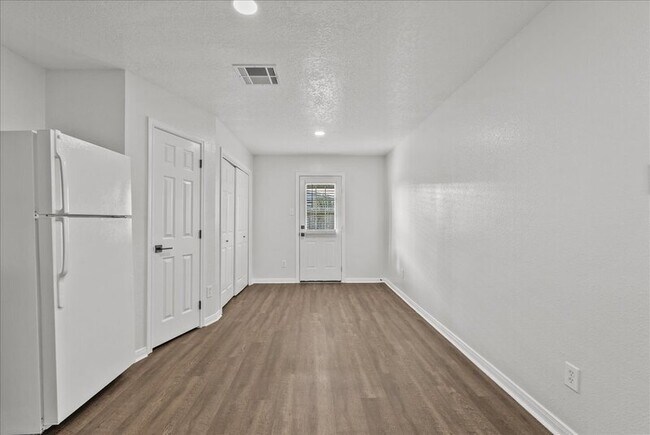 Building Photo - 5115 Caicos Calle