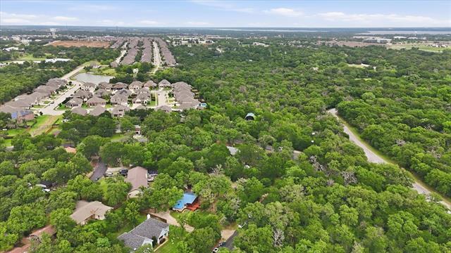 Building Photo - 111 Oaktree Ln