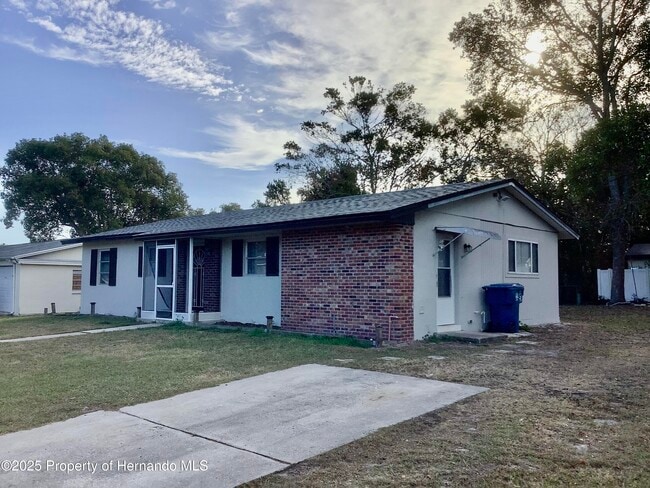 Building Photo - 7322 Pinehurst Dr