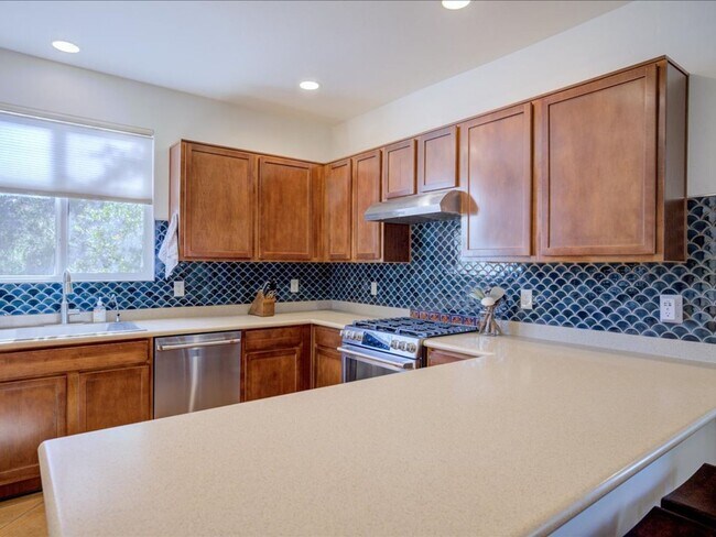 Building Photo - 10570 E Eleanor Maldonado Pl