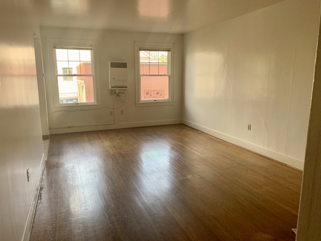 Living Room - 2541 15th Ave S