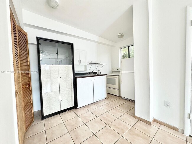 Building Photo - 1200 NW 37th Ave