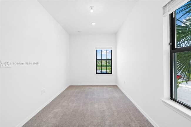 Building Photo - 2102 Appleton Cir N