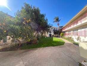 Building Photo - 1635 N Hobart Blvd