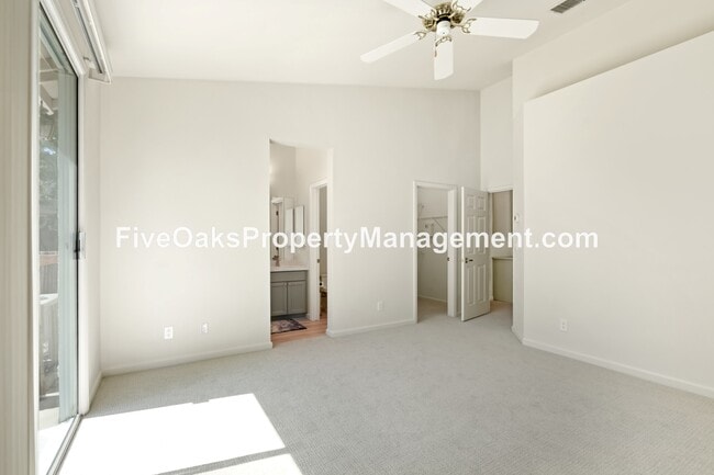 Building Photo - 885 Rathbone Cir