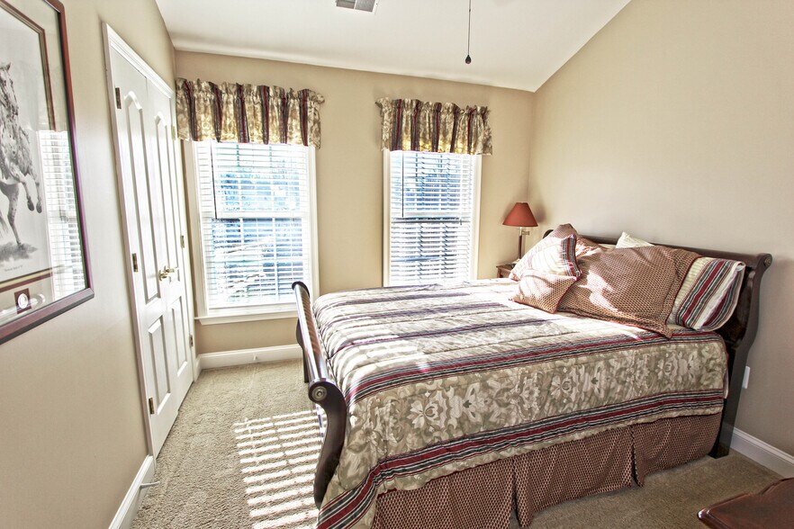 Building Photo - 4083 Walnut Cove Cir