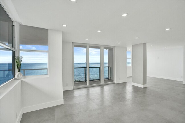 Building Photo - 209 N Fort Lauderdale Beach Blvd