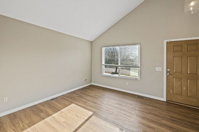 Building Photo - Convenient, Comfortable, and Close to Fort Carson and I-25! – 3BR Tri-Level in Colorado Springs!