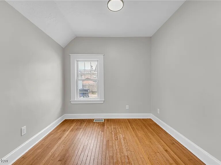 Building Photo - 1244 W 69th St