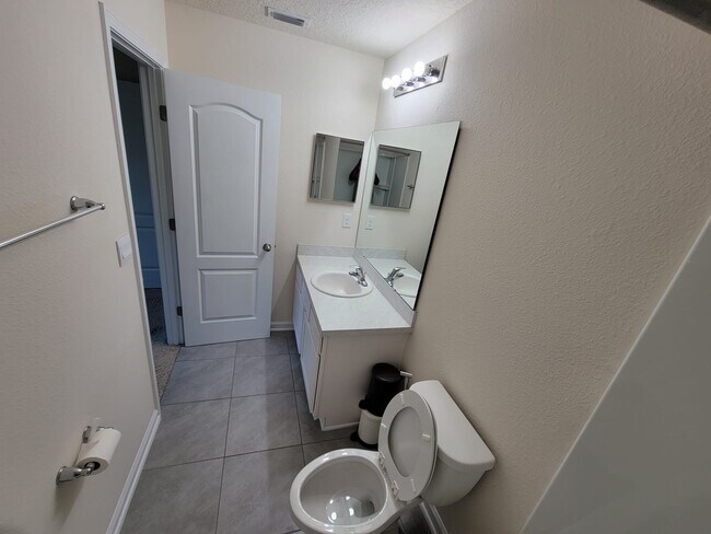 Building Photo - 7635 Legacy Trl