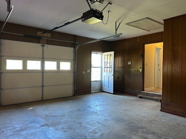 Building Photo - Large Brick Ranch with Finished Basement a...