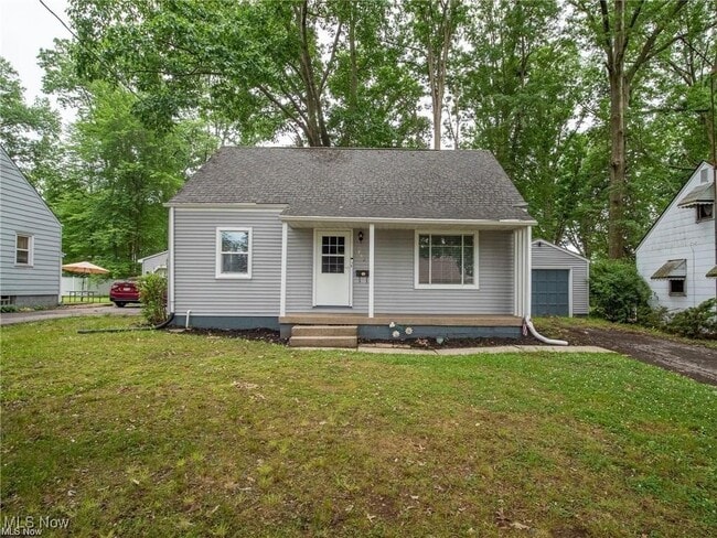 Primary Photo - 1782 Beechwood St NE