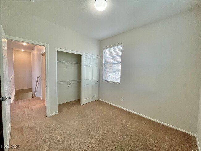 Building Photo - 10073 Pelham Park Ave