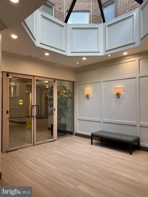 Building Photo - 4808 Moorland Ln