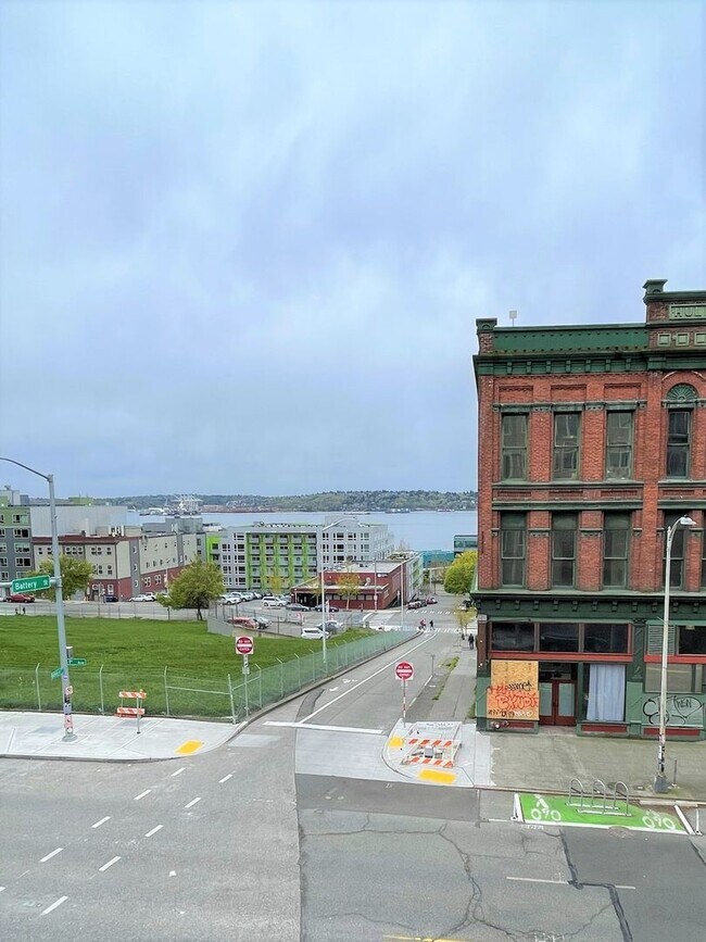 Building Photo - 2bd/1.75ba Seattle Condo