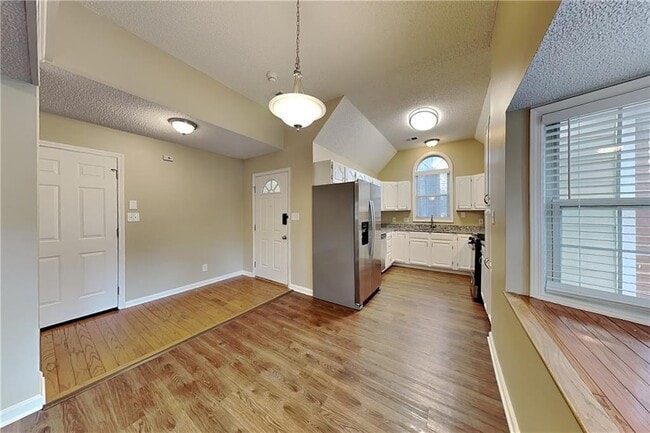 Building Photo - 3553 Hogan Dr NW