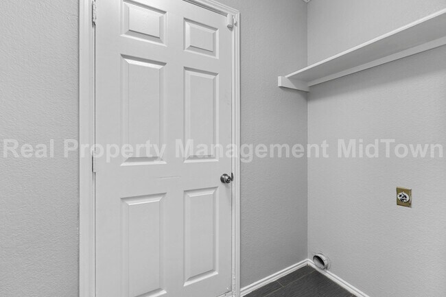 Building Photo - 6100 Wall St