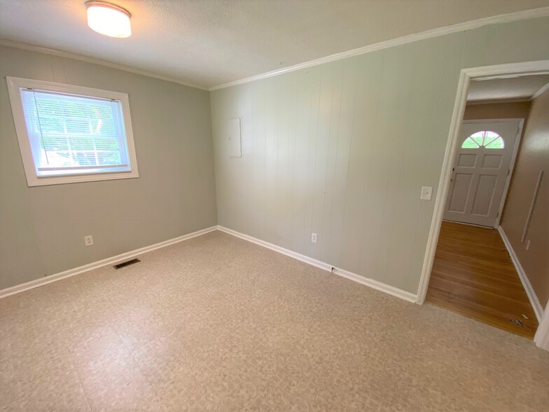 Kitchen - Breakfast Nook - 728 Phelps and Workman Rd