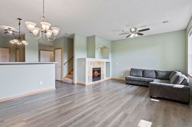 Building Photo - Freshly Remodeled 3bd 3ba Townhome for Rent in Club West, Blaine – Pond View!