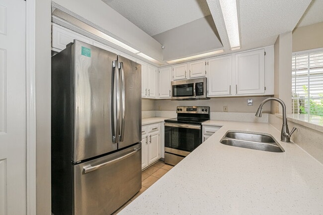 Building Photo - 7737 Manassas Ct E