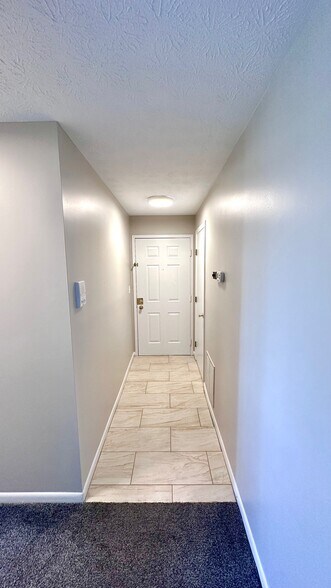 Building Photo - 8919 Eagleview Dr