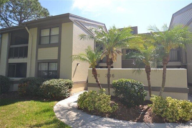 Building Photo - 336 Woodlake Wynde